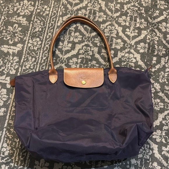 Longchamp purse - Picture 1 of 3